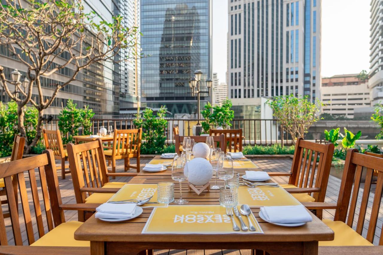 블러바드 호텔 방콕 수쿰빗 외부 사진 The outdoor dining area at the restaurant