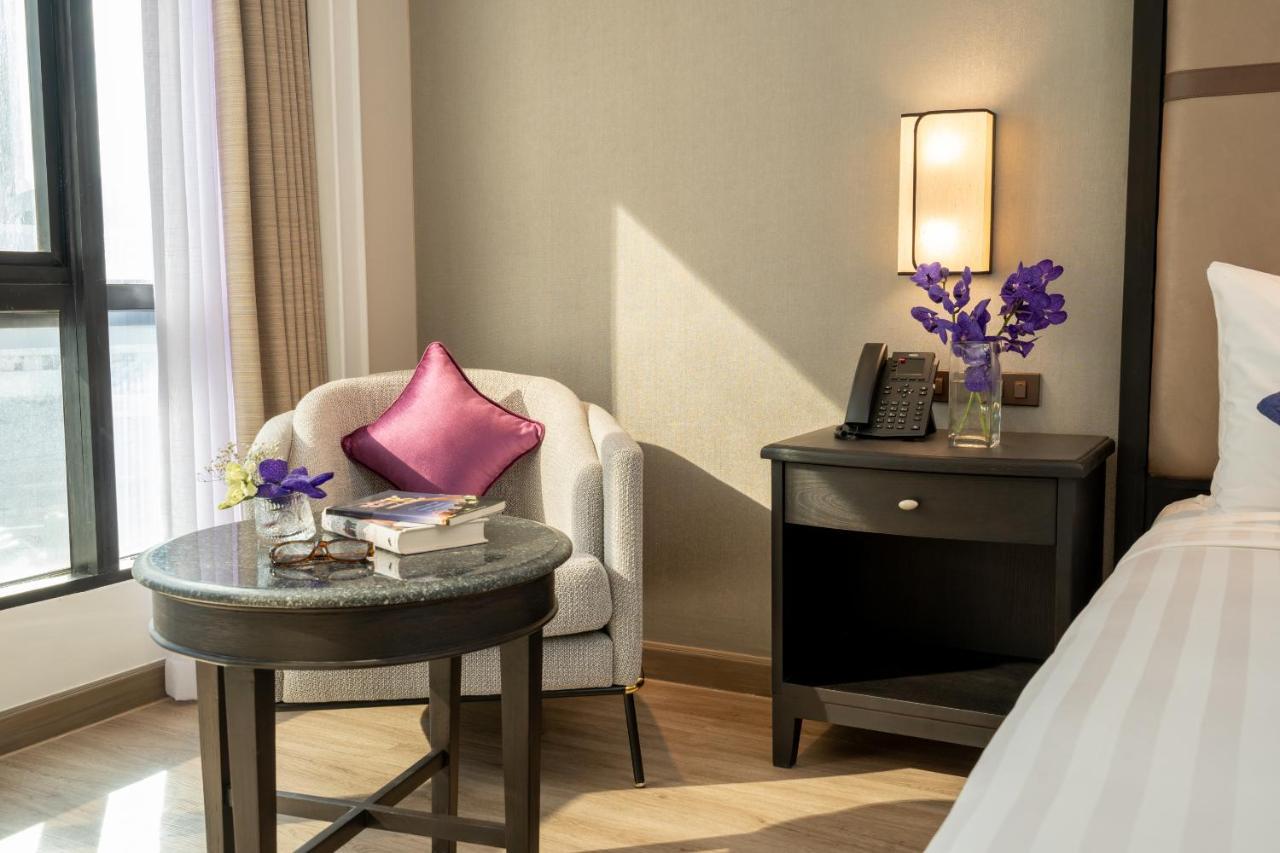 블러바드 호텔 방콕 수쿰빗 외부 사진 A room at the hotel